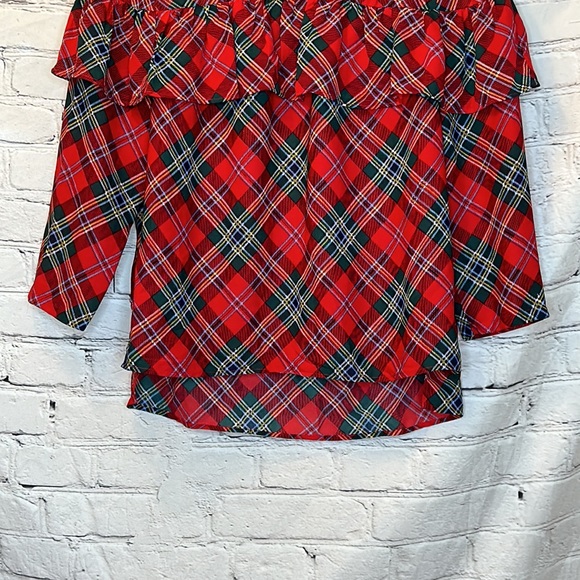 Crown & Ivy Christmas Plaid Top Size Medium Excellent Condition - Picture 6 of 10